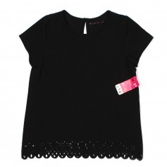 obrázek Černá halenka ve střihu trička, s ozdobnou krajkou