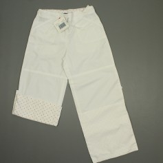 obrázek Bílé plátěné kalhoty s puntíkatou ohrňkou
